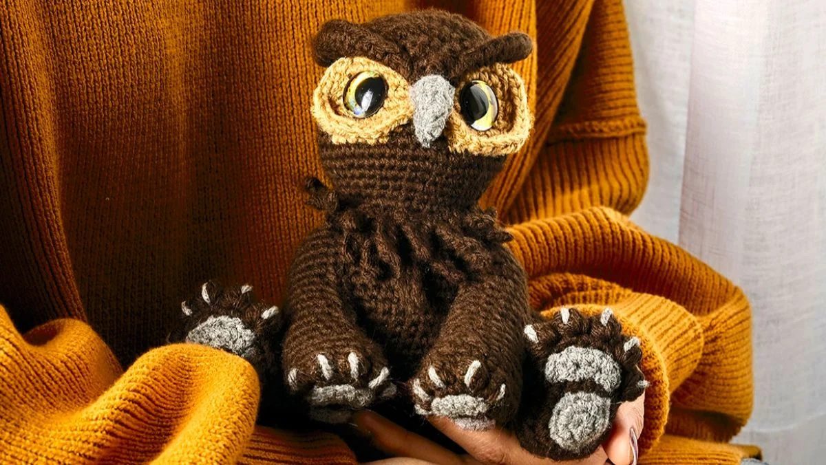 owlbear dungeons and dragons crochet pattern close up